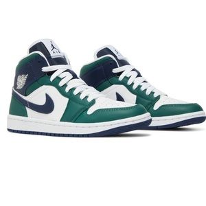 WMNS AIR JORDAN 1 MID SE “NOBLE GREEN”